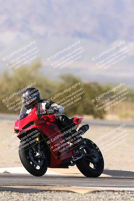 media/Dec-01-2025-Moto Forza (Mon) [[2daa91e15f]]/3-Beginner Group/Session 3 (Turn 3)/